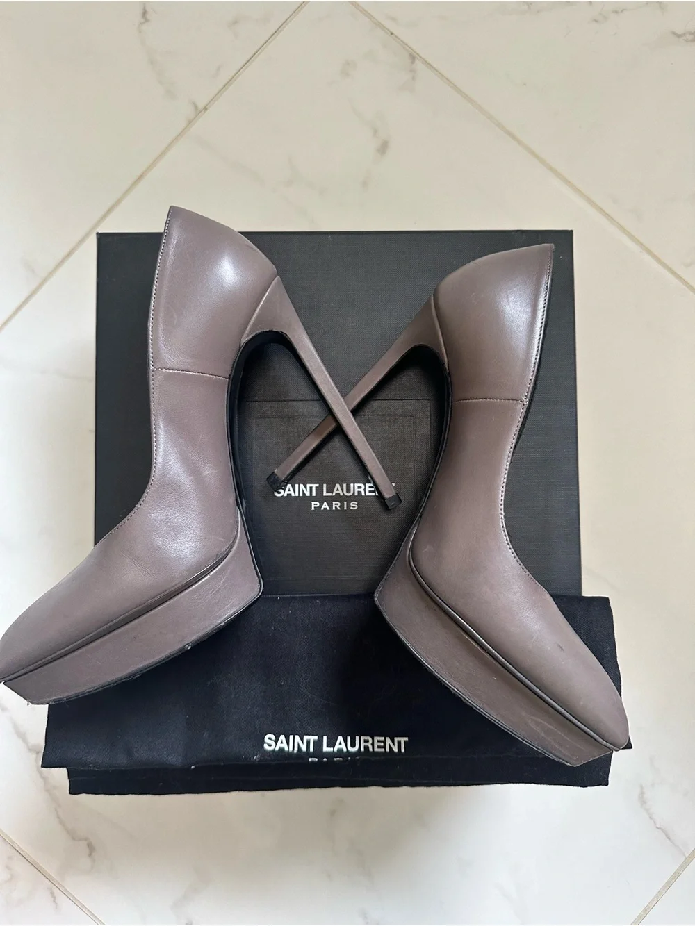 Saint Laurent Pointed-Toe Stiletto Pumps - Picture 3 of 13